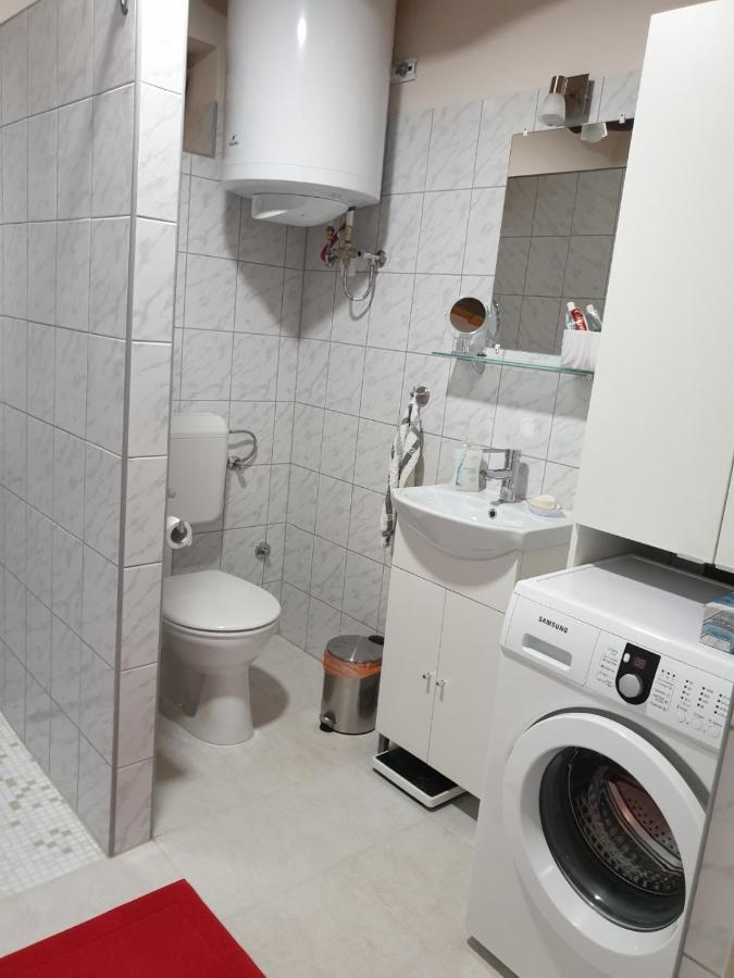 Kis Haz Apartman Zalacsány Buitenkant foto