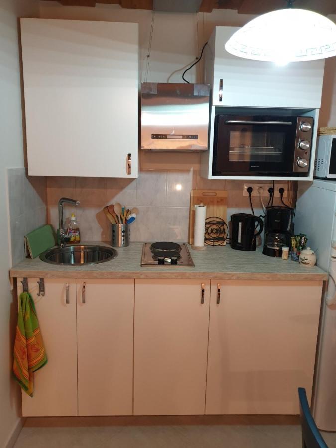 Kis Haz Apartman Zalacsány Buitenkant foto